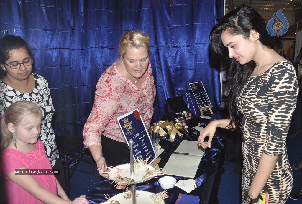 Yuvika Chaudhary at Femina Carnival Pune 2014 - 24 / 38 photos