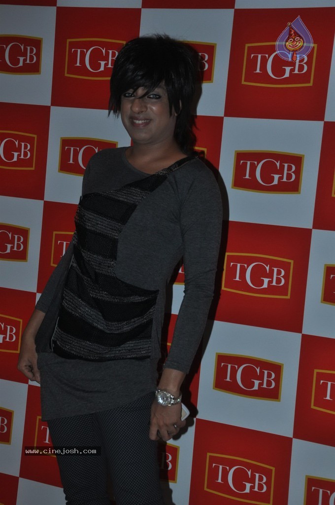 Zarine Khan Launches Vegetarian Calendar - 15 / 36 photos