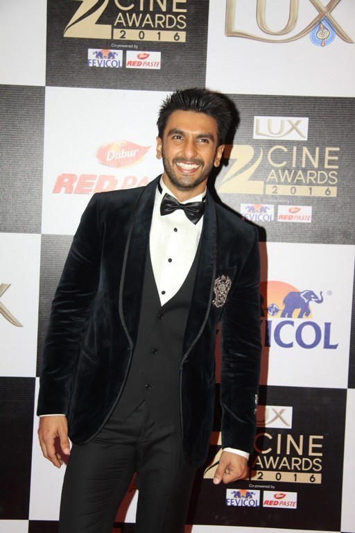 Zee Cine Awards 2016 Photos - 52 / 81 photos