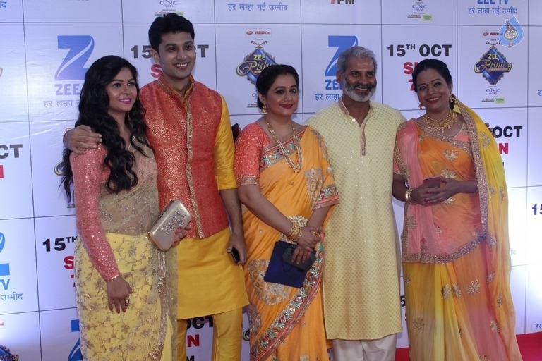 Zee Rishtey Awards 2017 Red Carpet Photos - 58 / 70 photos