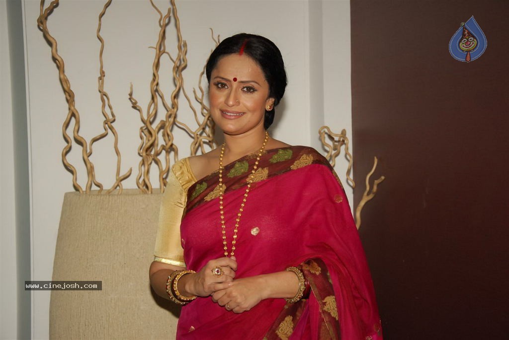 Zee TV Sapne Suhane Ladakpan Ke Show Launch - 17 / 39 photos