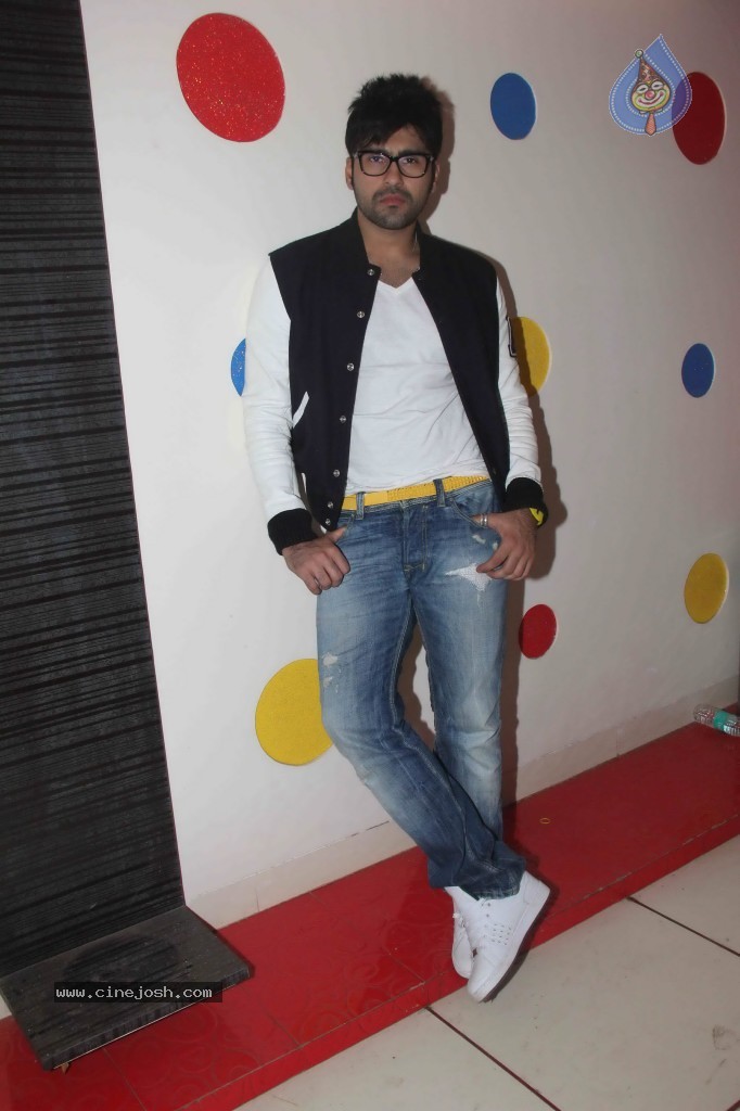 Zindagi 50-50 On Location Song Shoot - 2 / 31 photos