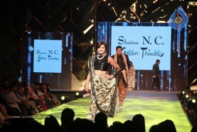 Abu Jani And Sandeep Khosla Fashion Show Photos - 31 of 40