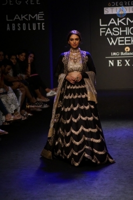 Aditi Rao Hydari at LFW Winter Festive 2017 - 2 of 16