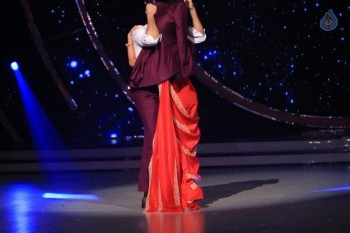 Baar Baar Dekho Team at Set of Jhalak Dikhhla Jaa - 26 of 42