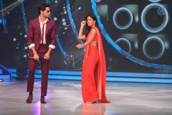 Baar Baar Dekho Team at Set of Jhalak Dikhhla Jaa - 37 of 42