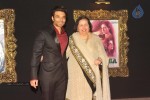 Bolly Celebs at JAB TAK HAI JAAN Premiere - 101 of 190