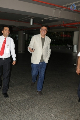 Bollywood Celebrities at Airport - 31 of 41