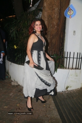 Bollywood Celebrities at Diwali Celebrations Photos - 28 of 76