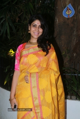 Bollywood Celebrities at Diwali Celebrations Photos - 43 of 76