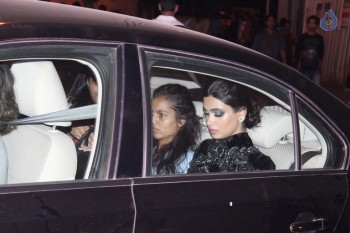 Bollywood Celebrities at Filmfare Awards 2017 - 4 of 49