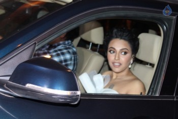 Bollywood Celebrities at Filmfare Awards 2017 - 17 of 49