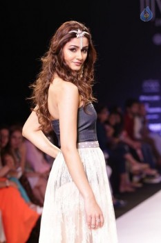 Bollywood Celebrities at IIJW 2015 Show - 33 of 90