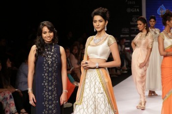 Bollywood Celebrities at IIJW 2015 Show - 46 of 90