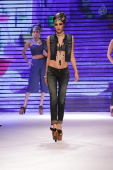 Bollywood Celebrities at IIJW 2015 Show - 50 of 90