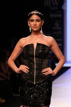 Bollywood Celebrities at IIJW 2015 Show - 64 of 90