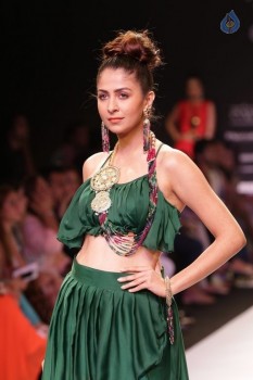 Bollywood Celebrities at IIJW 2015 Show - 74 of 90