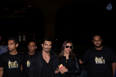 Bollywood Celebrities Spotted at Airport - 25 of 63