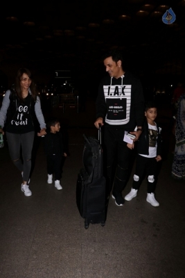 Bollywood Celebrities Spotted at Airport - 40 of 63