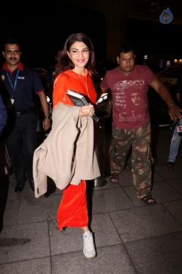 Bollywood Celebrities Spotted at Airport - 7 of 21