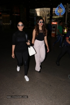 Bollywood Celebrities Spotted at Airport - 4 of 34