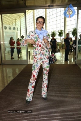 Bollywood Celebrities Spotted at Airport - 9 of 34