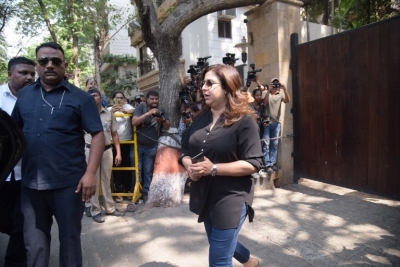 Sridevi Death- Celebs Visit Anil Kapoor Set 2 - 6 of 15
