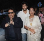 Bollywood Pays Tribute to Dev Anand - 69 of 69