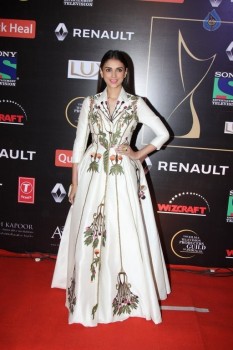 Bollywood Stars at Guild Film Awards 2015 - 39 of 42