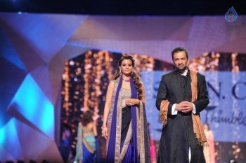 Celebrities at Caring with Style Fashion Show - 16 of 76