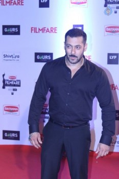 Celebrities at Filmfare 2016 Awards 2 - 46 of 80