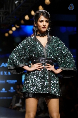 Celebrities at LFW Winter 2017 Show - 14 of 40