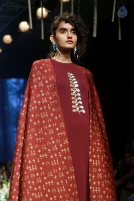 Celebrities at LFW Winter 2017 Show - 32 of 40