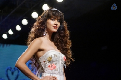 Celebrities at LFW Winter 2017 Show - 34 of 40