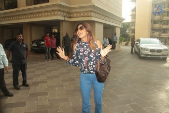 Celebrities at Meet Sanjay Dutt Home - 22 of 42