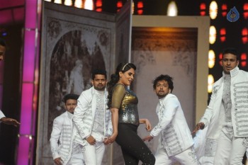 Celebrities at Mumbai Police Melawa Umang 2016 - 23 of 111