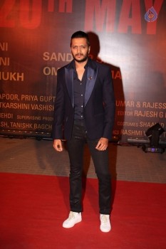 Celebrities at Red Carpet of Film Sarabjit - 38 of 77