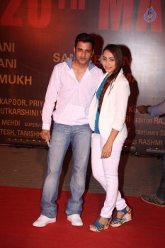 Celebrities at Red Carpet of Film Sarabjit - 47 of 77