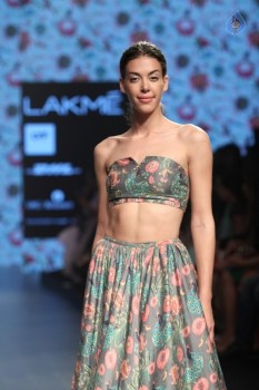 Celebrities Snapped on Day 3 of LFW Summer Resort 2016 - 48 of 57