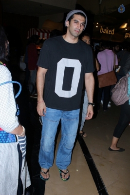 Celebrities Spotted at Airport - 19 of 42