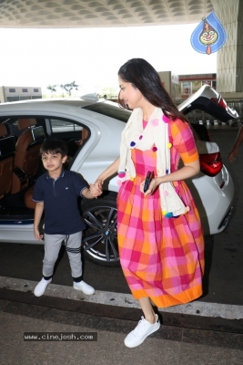 Celebrities Spotted at Airport - 17 of 21