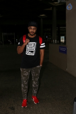 Celebrities Spotted at Airport - 9 of 32