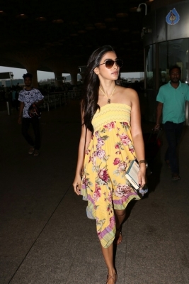 Celebrities Spotted at Airport - 11 of 32