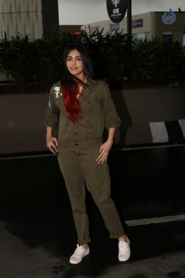 Celebrities Spotted at Airport - 13 of 32