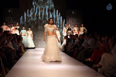 Celebrities Walks On Ramp at IIJW 2017 - 7 of 27