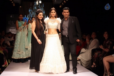 Celebrities Walks On Ramp at IIJW 2017 - 14 of 27