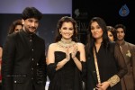 Celebs Walks the Ramp at IIJW 2012 - 180 of 297