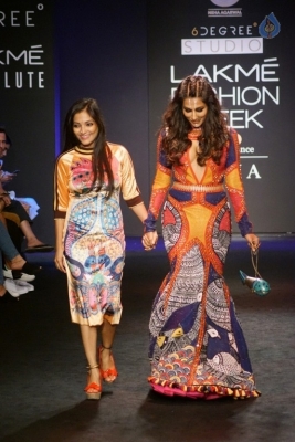 Chitrangada Singh Walks the Ramp at LFW 2017 - 7 of 27