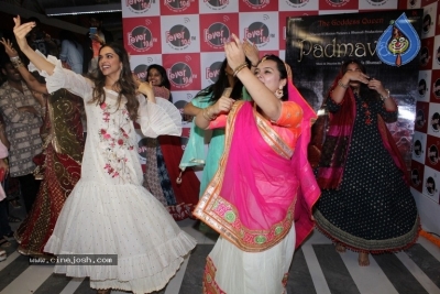 Deepika Padukone Promote Padmavati Film - 9 of 17