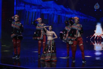 Dishoom Promotion at Star Plus Dance Show - 33 of 37